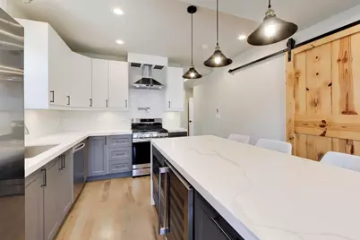 5320 N Moody Avenue, Chicago, IL 60630 - Photo 8