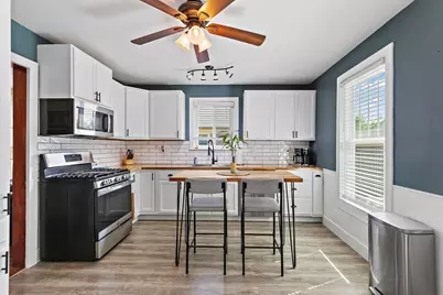 270 S Melrose Avenue, Elgin, IL 60123 - Photo 10