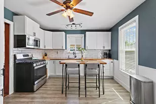 270 S Melrose Ave, Elgin, IL 60123 - Photo 10