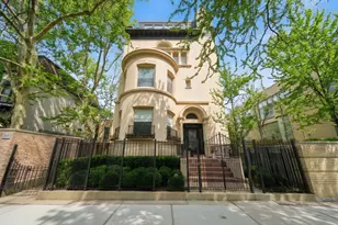 1352 N La Salle Dr, Chicago, IL 60610 - Photo 1