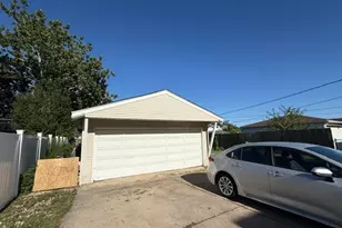 4023 Kolze Ave, Schiller Park, IL 60176 - Photo 14