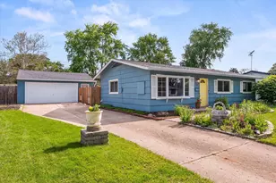 14 Hampton Rd, Montgomery, IL 60538 - Photo 2