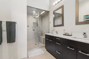 1536 W Walton St, Chicago, IL 60642 - Photo 12