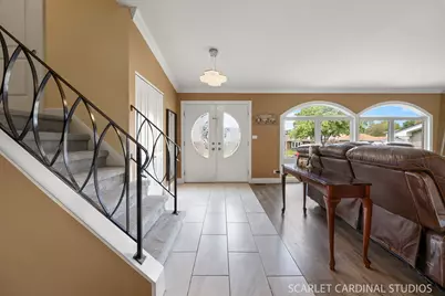 345 Hillcrest Lane, Lombard, IL 60148 - Photo 2
