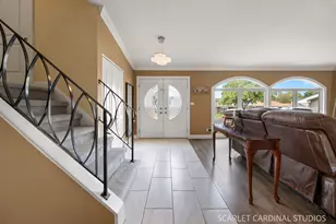 345 Hillcrest Ln, Lombard, IL 60148 - Photo 2