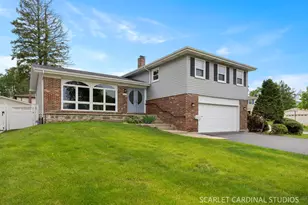 345 Hillcrest Ln, Lombard, IL 60148 - Photo 1