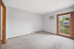 4404 W Shamrock Ln, McHenry, IL 60050 - Photo 12