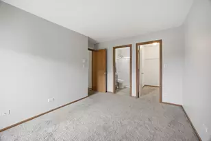 4404 W Shamrock Ln, McHenry, IL 60050 - Photo 14
