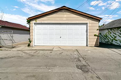 8242 S Damen Avenue, Chicago, IL 60620 - Photo 20
