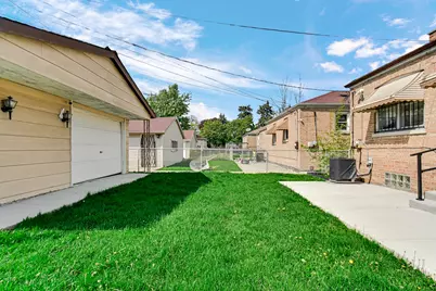 8242 S Damen Avenue, Chicago, IL 60620 - Photo 18