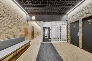 312 N May St, Chicago, IL 60607 - Photo 12