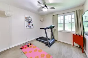 1101 Pleasant Run Dr, Wheeling, IL 60090 - Photo 10