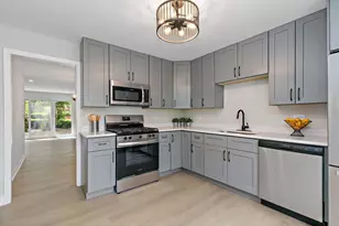 2013 Post Oak Pl, Schaumburg, IL 60173 - Photo 8