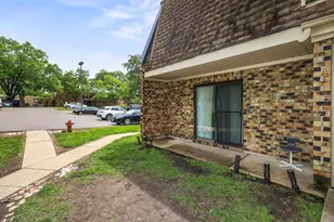 2130 Country Club Dr, Woodridge, IL 60517 - Photo 22