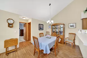 171 Canterbury Ct, Bloomingdale, IL 60108 - Photo 6