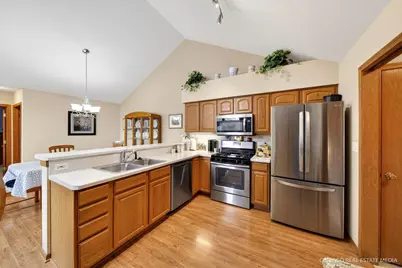 171 Canterbury Court #171, Bloomingdale, IL 60108 - Photo 8