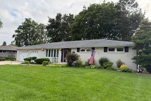 613 Fairlane Dr, Joliet, IL 60435 - Photo 2