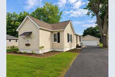 302 E Fine Street, Ashkum, IL 60911 - Photo 1