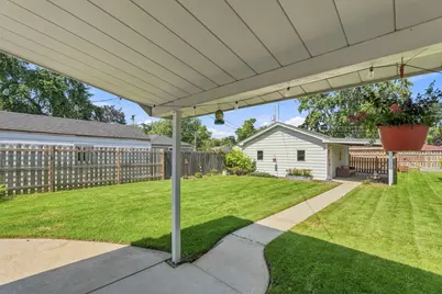 626 E Division Street, Lockport, IL 60441 - Photo 28