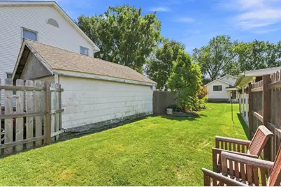 626 E Division Street, Lockport, IL 60441 - Photo 30