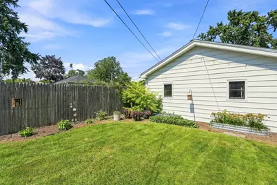 626 E Division Street, Lockport, IL 60441 - Photo 38