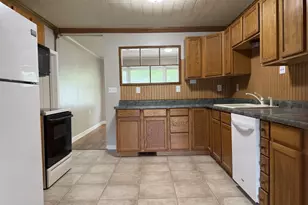 1165 Roselawn Dr, Paxton, IL 60957 - Photo 4