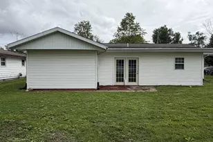 1165 Roselawn Dr, Paxton, IL 60957 - Photo 2