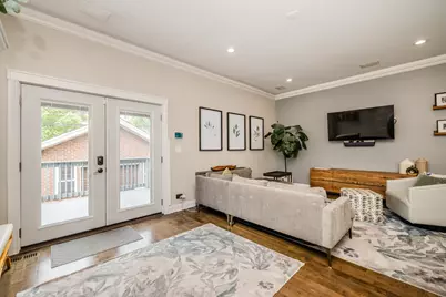 3238 N Pioneer Avenue, Chicago, IL 60634 - Photo 18