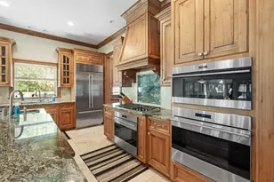 261 S Kenilworth Ave, Glen Ellyn, IL 60137 - Photo 8
