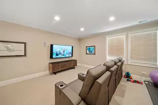 261 S Kenilworth Ave, Glen Ellyn, IL 60137 - Photo 42
