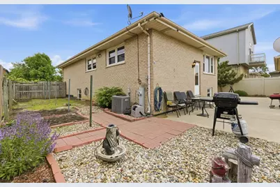 9324 S Thomas Avenue, Bridgeview, IL 60455 - Photo 30