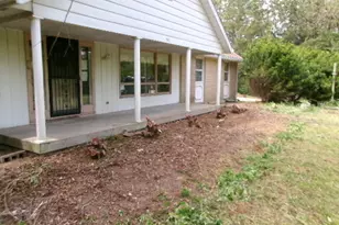 607 N Fleming Rd, Woodstock, IL 60098 - Photo 2
