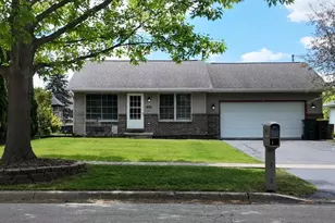 403 Forest View Dr, Genoa, IL 60135 - Photo 2