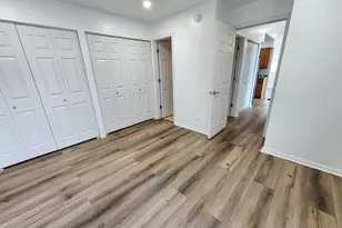 1077 Courtland Dr, Buffalo Grove, IL 60089 - Photo 10