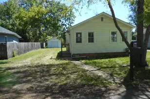 121 Lakewood Ave, Crystal Lake, IL 60014 - Photo 1