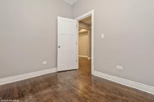 1002 N Avers Ave, Chicago, IL 60651 - Photo 8