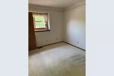 223 Williamsburg Court, Montgomery, IL 60538 - Photo 4