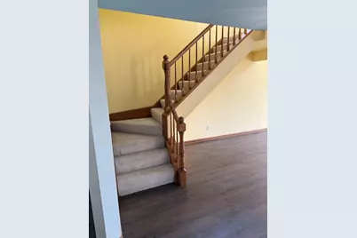 223 Williamsburg Court, Montgomery, IL 60538 - Photo 2