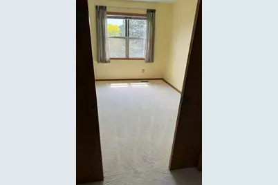 223 Williamsburg Court, Montgomery, IL 60538 - Photo 6