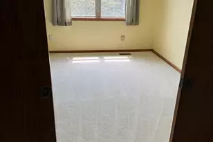 223 Williamsburg Ct, Montgomery, IL 60538 - Photo 6