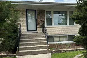 7942 Nagle Ave, Burbank, IL 60459 - Photo 2