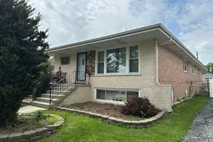 7942 Nagle Ave, Burbank, IL 60459 - Photo 1