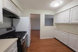 12 Parkside Ct, Vernon Hills, IL 60061 - Photo 6