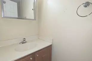 12 Parkside Ct, Vernon Hills, IL 60061 - Photo 12
