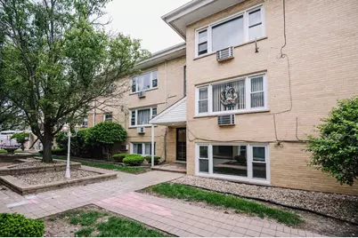 6634 W 95th Street #1D, Oak Lawn, IL 60453 - Photo 1
