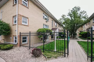 6634 W 95th St, Oak Lawn, IL 60453 - Photo 4