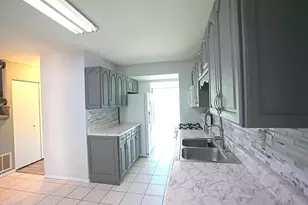 2684 Waterford Ct, Aurora, IL 60502 - Photo 10