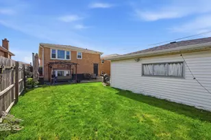 292 Bensley Ave, Calumet City, IL 60409 - Photo 38