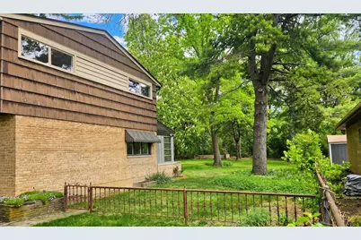 645 Judge Avenue, Waukegan, IL 60085 - Photo 2