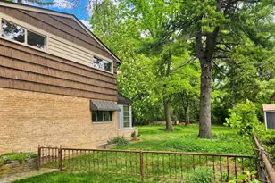 645 Judge Ave, Waukegan, IL 60085 - Photo 2